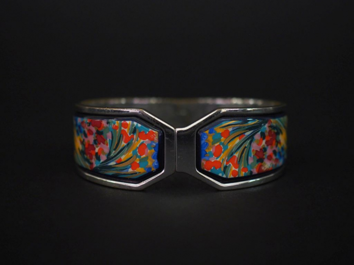 FREY WILLE,  Ensemble comprenant :  - un bracelet en métal argenté et 