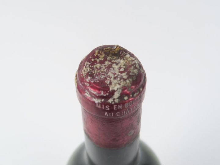 1 BOUTEILLE CHÂTEAU PETRUS POMEROL - 1957 - VIDANGE/EA/CAPS CORRODÉE