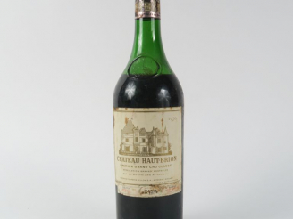 Vente aux enchères 1 BOUTEILLE CHÂTEAU HAUT BRION 1er GCC GRAVES - 1970 - 6,5 CM/ELD/CAPS