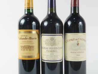 Vente aux enchères 3 BOUTEILLES : 1 CHÂTEAU FEYTIT CLINET POMEROL 2000 - 1 CHÂTEAU LALAND