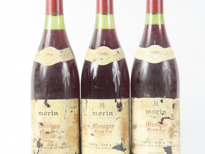 3 BOUTEILLES MUSIGNY GC MORIN - 1980 - EA