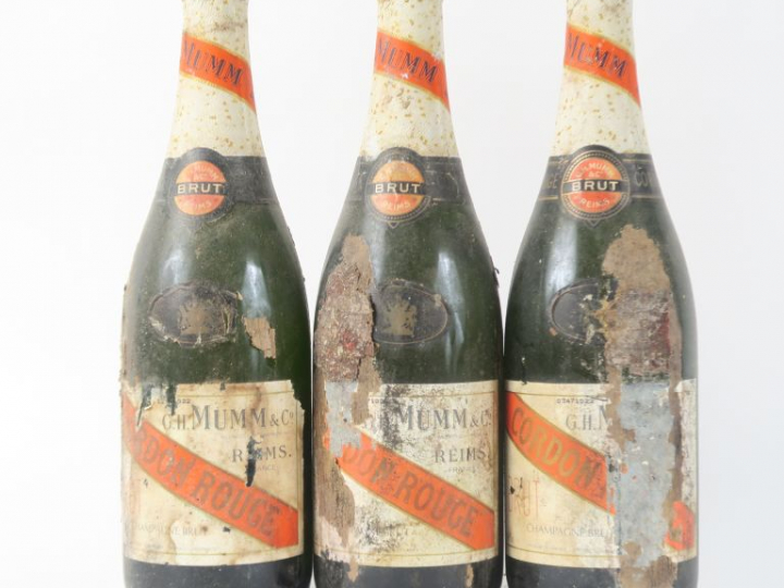 3 VIEILLES BOUTEILLES CHAMPAGNE MUMM 'CORDON ROUGE' - BS/EA