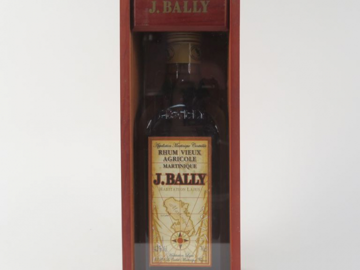 1 BOUTEILLE RHUM J. BALLY 45° - COFFRET