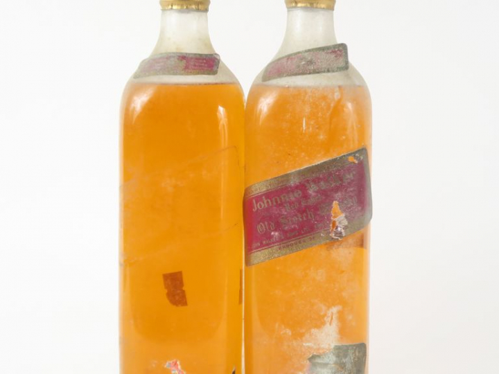 2 VIEILLES BOUTEILLES WHISKY JOHNNIE WALKER 'RED LABEL' - BS/1 SE
