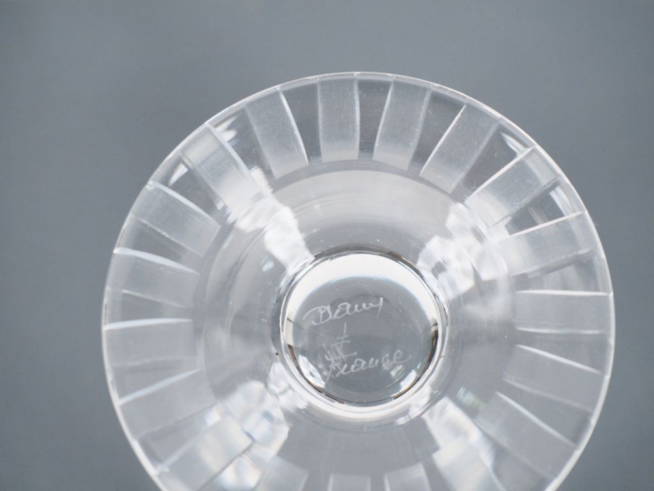 DAUM.  Suite de 6 petits verres à Sauternes et 2 verres à eau en crist