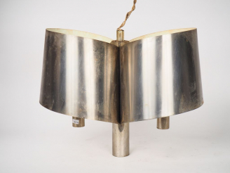 Vente aux enchères Suspension double 1970 en métal. Dim. 37 x 48 cm H. 35,5 cm
