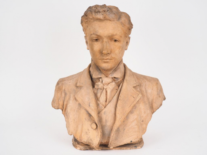 POUGENS.  "portrait de jeune homme en buste". Sculpture en terre cuite