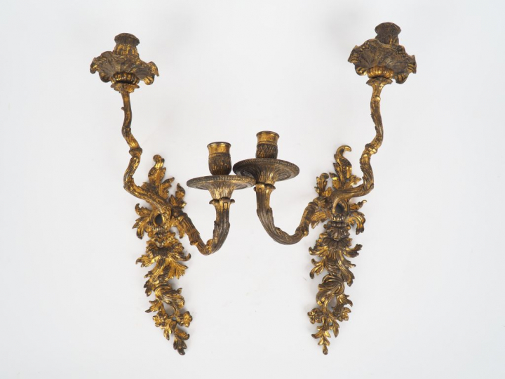 Paire d'appliques doubles Napoléon III de style Louis XV en bronze dor