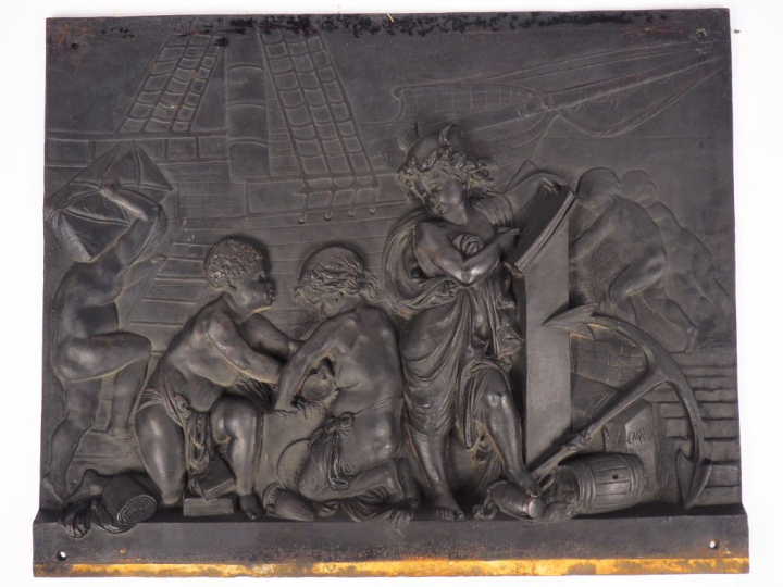 CARRIER.  "Enfants marins".  Grand bas relief en fonte  Signé au milie