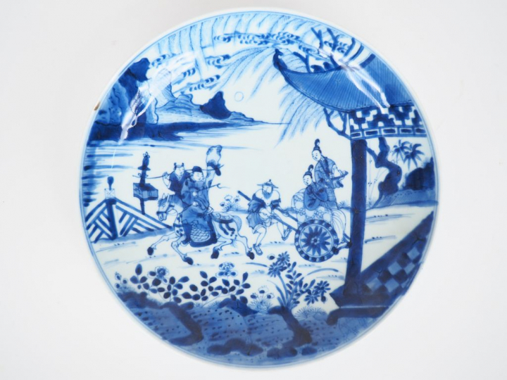 Chine, XIXe siècle,   Coupe en porcelaine blanche à décor en bleu sous