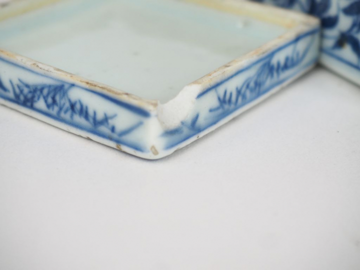 Chine, fin XVIIIe siècle,  Coupe sur petit talon en porcelaine blanche