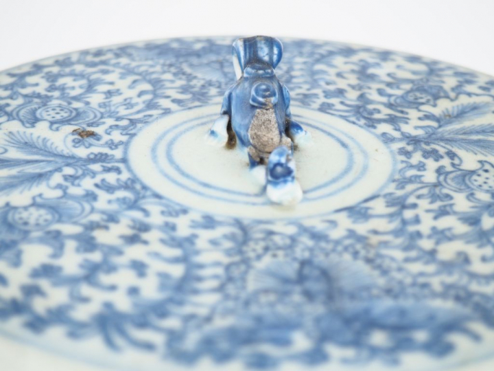 Chine, fin XIXe siècle,  Boite à compartiments en porcelaine bleu blan