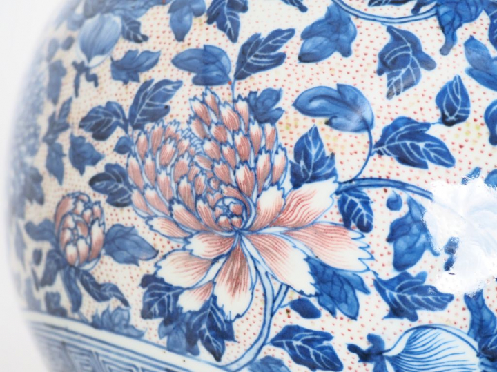 Chine, fin de l’époque Qing,  Exceptionnel vase balustre à long col, à