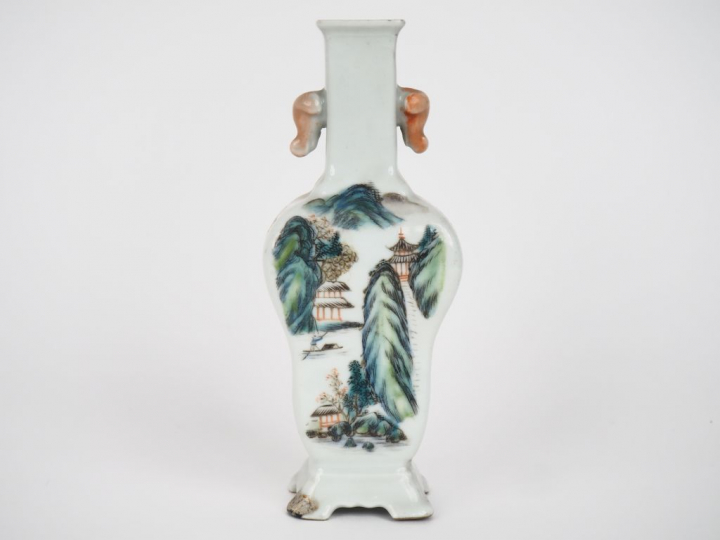 Chine, première république,  Vase balustre à panse large et long col q