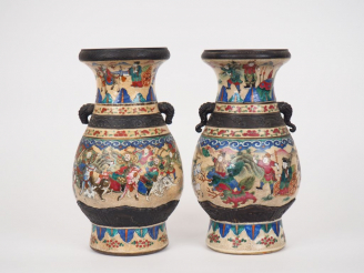 Vente aux enchères Nankin, fin du XIXe siècle,  Paire de vases de forme balustre, sur pet
