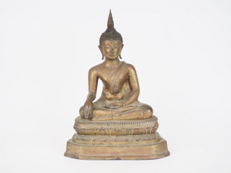 Vente aux enchères LAOS, XIXème Bouddha en bronze assis dans la positon de la terre à tém