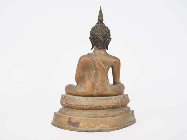 LAOS, XIXème Bouddha en bronze assis dans la positon de la terre à tém