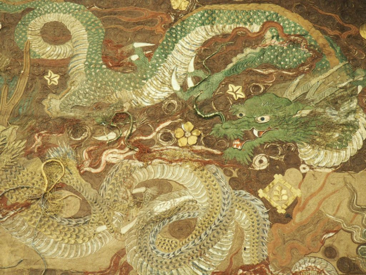 Japon, fin de la période Meiji. Important panneau en lin brun rouge br