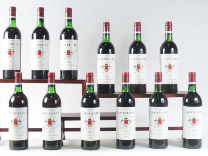 12 BOUTEILLES CHÂTEAU LA GAFELLIERE 1er GCC ST EMILION - 1976 - CBO - 
