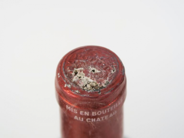 2 BOUTEILLES CHÂTEAU PETRUS POMEROL - 1978 - HEP/1 CAPS CORRODÉE