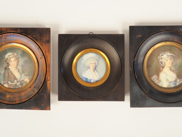 Trois différentes miniatures. « portraits » Diam. 5,5 cm et 7,5 cm