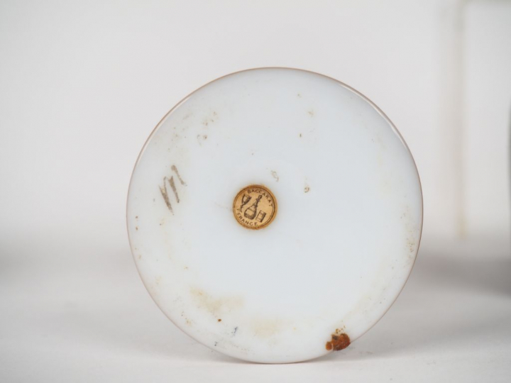 Encrier en cristal Vase en opaline 1900 portant une étiquette de la ma