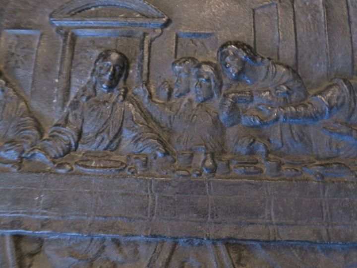 Plaque XIXeme en fonte "la dernière Cène".   Dim. 34 x 65 cm