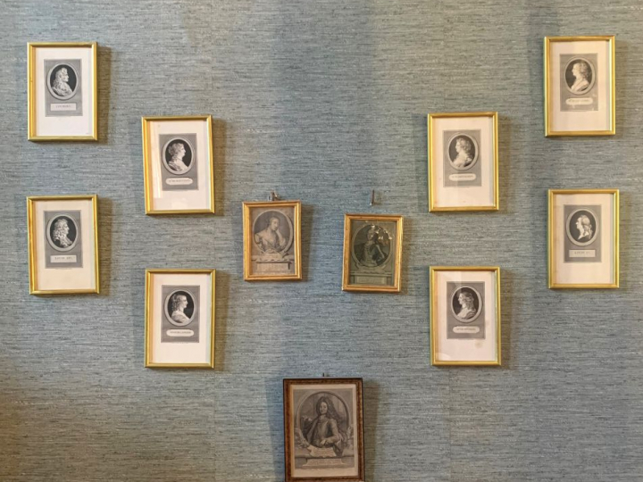 Suite de 8 gravures en noir d’après Saint Aubin  « profils de personna