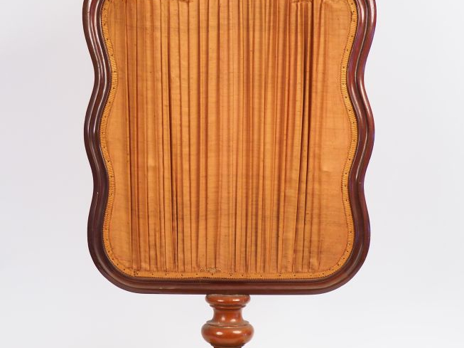 Ecran de chaleur pare feu Napoléon III en acajou mouluré et sculpté, à