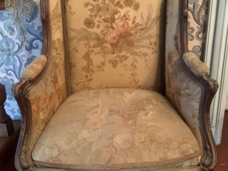 Vente aux enchères Mobilier de salon 1900 de style Louis XV comprenant : une paire de ber