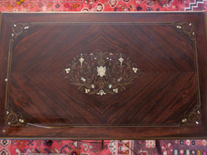 Table à jeux Napoléon III en marqueterie Boulle. (mauvais état). Dim. 