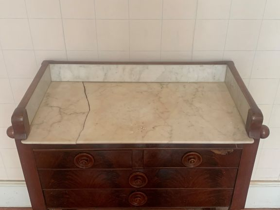 Table de toilette Restauration en acajou et placage d’acajou flammé, d