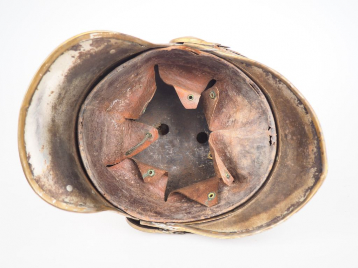 Casque troupe type cuirassier 1874, bombe acier argenté avec quelques 