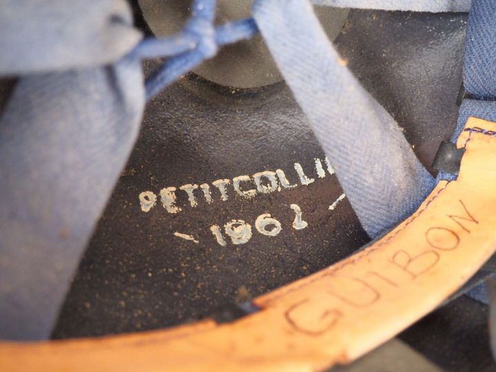 Casque en fibre noire de maintien de l’ordre de la police nationale – 