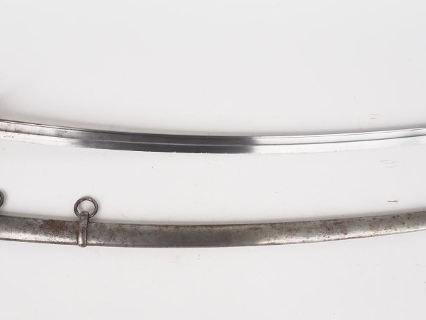 Sabre troupe de cavalerie légère daté Mars 1880, lame courbe à dos pla