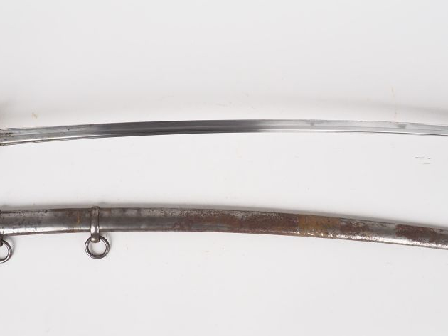 Sabre troupe de cavalerie légère, lame courbe à dos plat gravée Manufa