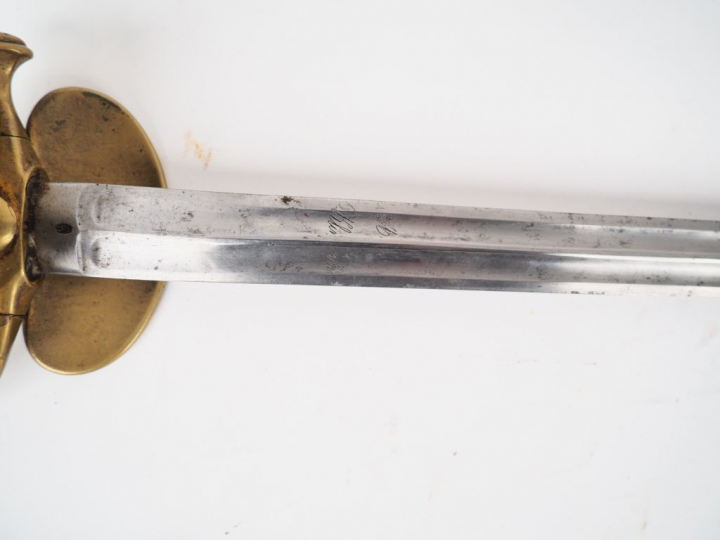 Epée à clavier d’officier Second Empire, lame droite symétrique à 4 pa