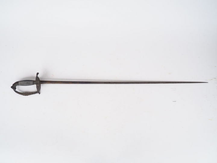 Épée d'officier époque Restauration, lame triangulaire à 3 pans creux,