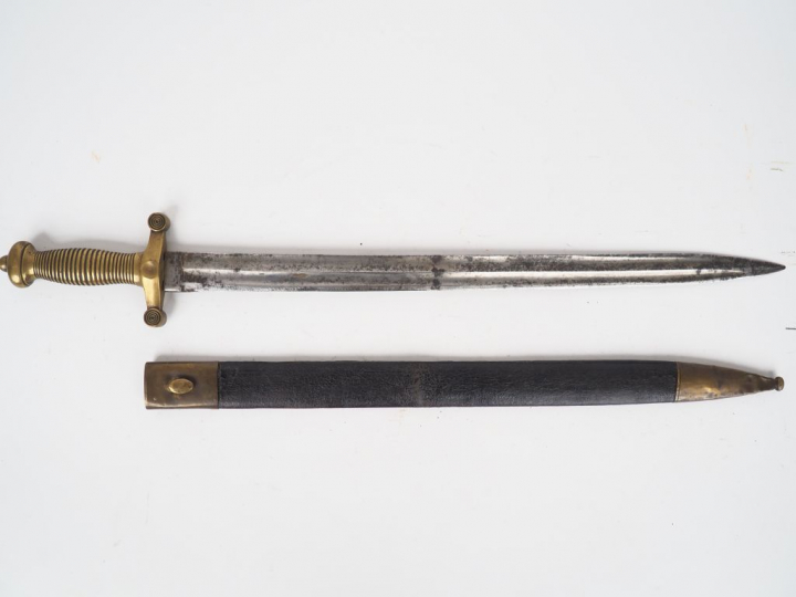 Glaive 1831 de petite proportion, lame droite à dos rond et 2 gorges, 