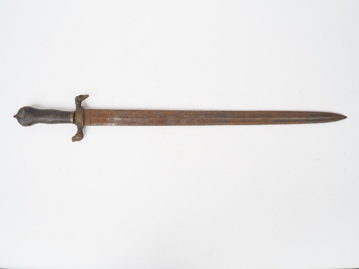 Dague de vénerie XIXème, lame droite symétrique à arêtes centrale et d