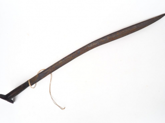 Vente aux enchères Grand Yatagan Ottoman lame à dos plat en T et pointe relevée, incrusta