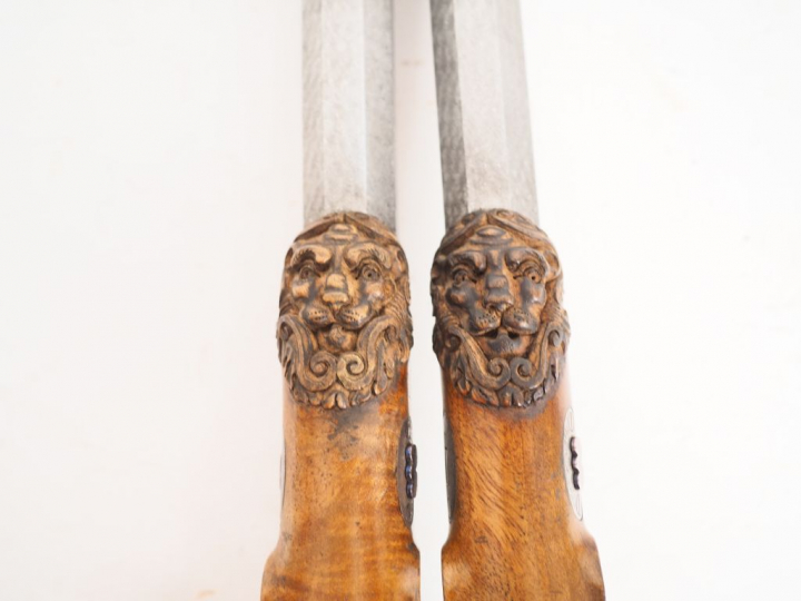 Coffret de tir ou de duel monté à la française Ce coffret nécessaire e