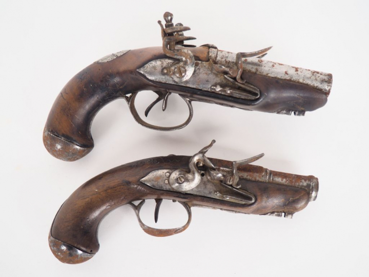 Pistolet de gousset ou de voyage double à silex, canon en table, chien