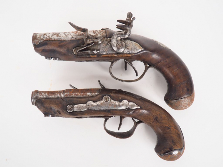 Pistolet de gousset ou de voyage double à silex, canon en table, chien