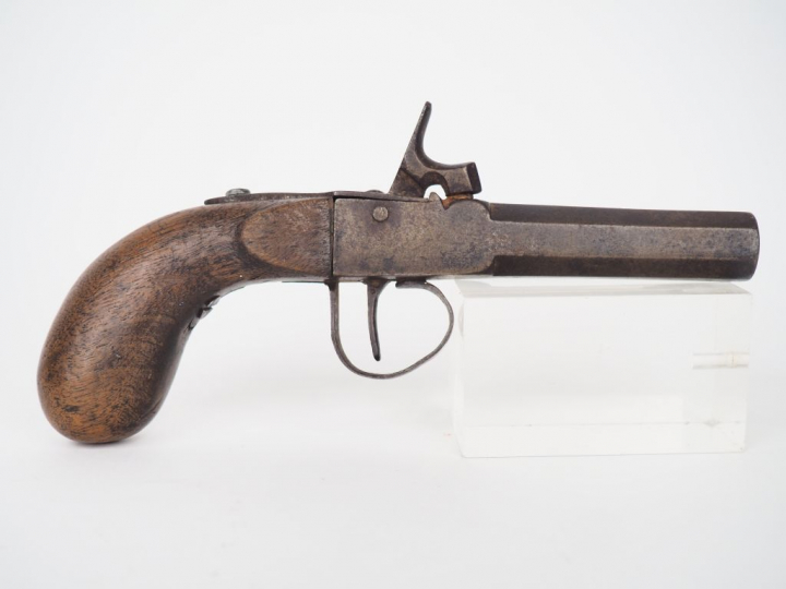 Pistolet coup de poing à coffre et à percussion canon octogonal lisse 