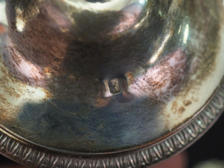 Ensemble comprenant :  - un moutardier Restauration en argent, poinçon