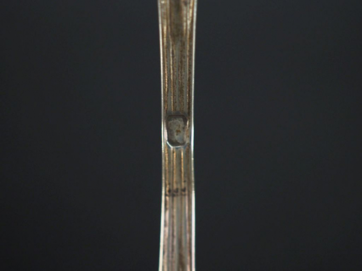 Ensemble comprenant :  - un moutardier Restauration en argent, poinçon