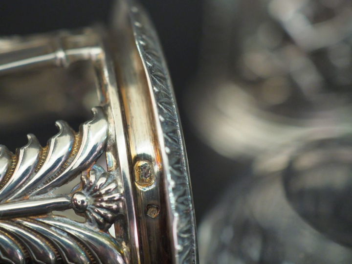 Paire de salerons Restauration de style Louis XVI en argent 950, poinç