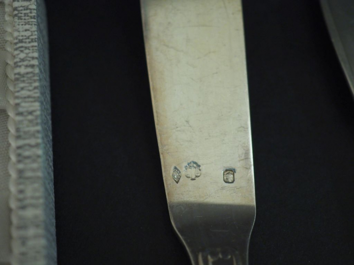Felix FRERES Ménagère en argent 925, poinçon Minerve, modèle à double 