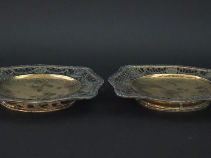 Paire de coupes sur talon de style Louis XVI en argent 925, poinçon Mi